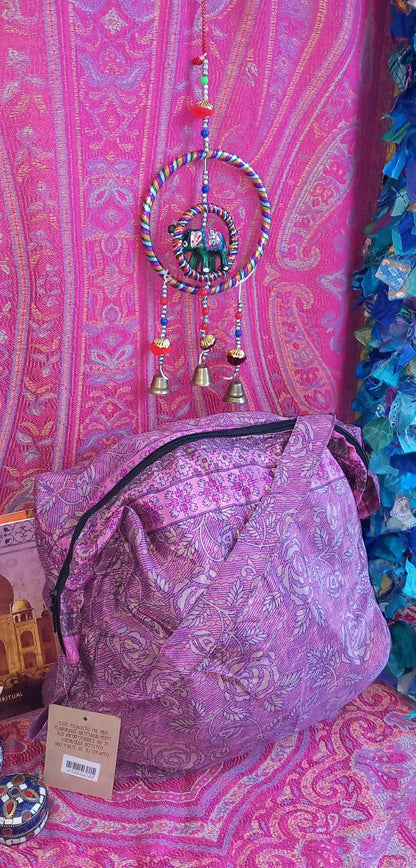 BOLSO SEDA CON CREMALLERA,AUTÉNTICA ARTESANÍA INDIA CON MÁGICOS COLORES.ENVÍO GRATIS SIN PEDIDO MÍNIMO.