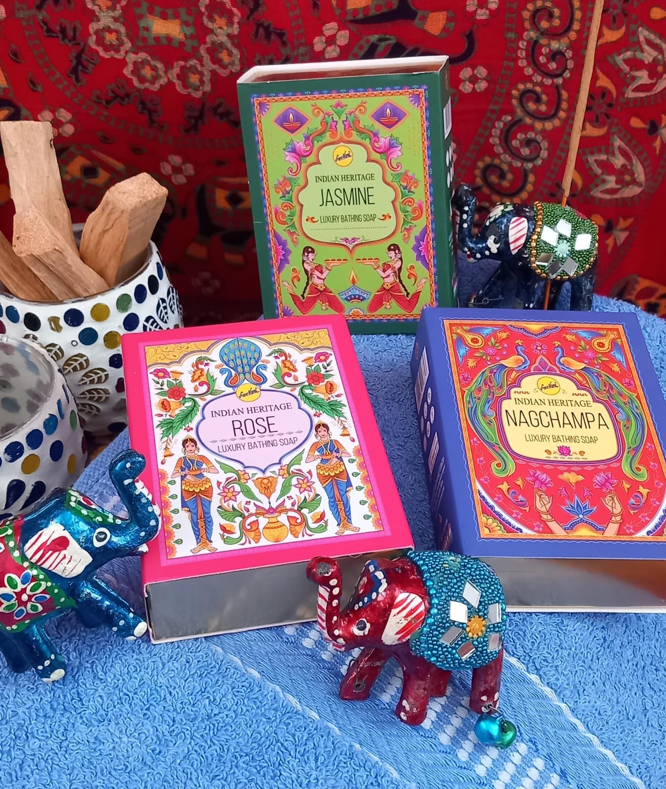 PACK LOTE DE 3 JABONES DE LUJO AYURVEDA HECHOS EN INDIA DE MANERA ARTESANALMENTE CON TODAS LAS PROPIEDADES DE LA MEDICINA AYURVEDA TRADICIONAL.ENVÍO GRATIS SIN PEDIDO MÍNIMO.