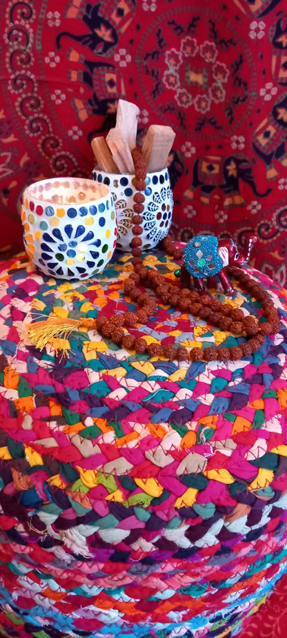 El Collar Mala Semilla Rudraksha es una pieza profundamente espiritual, ideal para quienes valoran la conexión interior y los accesorios con historia.ENVÍO GRATIS SIN PEDIDO MÍNIMO.