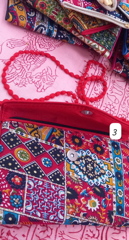 SELECCIONA TU CLUTCH "SUEÑO EN LA INDIA"FAVORITO.TODA UNA EXPRESIÓN DE ARTE Y EXCLUSIVIDAD.ENVÍO GRATIS SIN PEDIDO MÍNIMO.