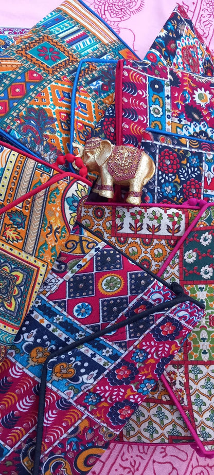 SELECCIONA TU CLUTCH "SUEÑO EN LA INDIA"FAVORITO.TODA UNA EXPRESIÓN DE ARTE Y EXCLUSIVIDAD.ENVÍO GRATIS SIN PEDIDO MÍNIMO.