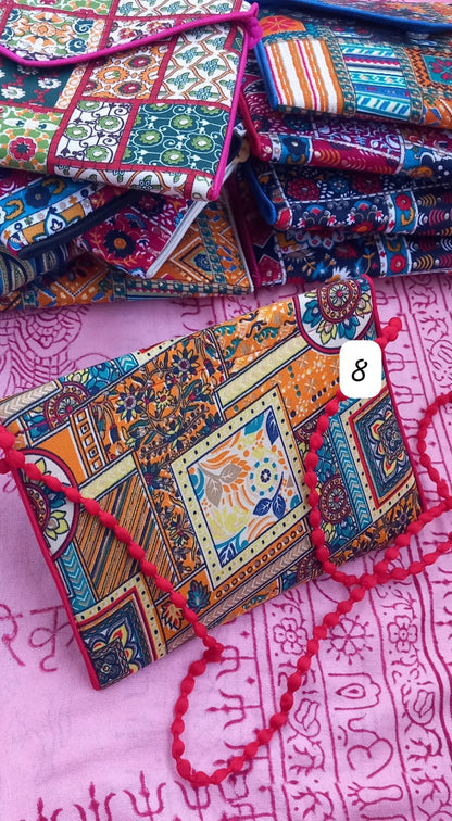 SELECCIONA TU CLUTCH "SUEÑO EN LA INDIA"FAVORITO.TODA UNA EXPRESIÓN DE ARTE Y EXCLUSIVIDAD.ENVÍO GRATIS SIN PEDIDO MÍNIMO.
