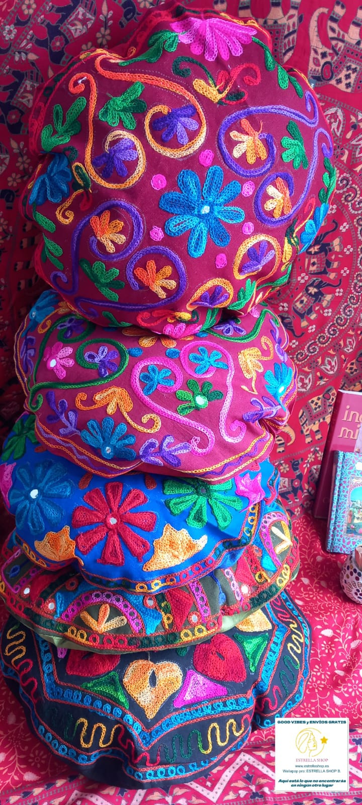 FUNDA DE COJÍN Y/O ZAFU REDONDO 35CM CON CREMALERA TRASERA Y BORDADA DE COLORES SOBRE SAREE INDIA.ENVÍO GRATIS SIN PEDIDO MÍNIMO.