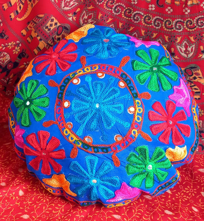 FUNDA DE COJÍN Y/O ZAFU REDONDO 35CM CON CREMALERA TRASERA Y BORDADA DE COLORES SOBRE SAREE INDIA.ENVÍO GRATIS SIN PEDIDO MÍNIMO.