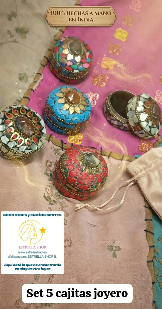 Set de 5cajitas joyero. Artesanía Indía,hecho a mano.

Medida 4 cm

El set de 5 por 15.99€