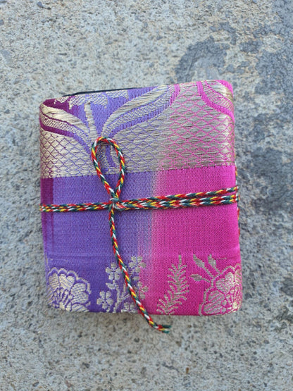 LIBRETA SILK MINI ideal para detalles de eventos diferentes,artesanía India.Disponibilidad de grandes canntidades....y envío gratis.