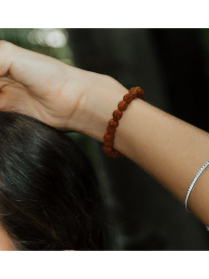 PULSERA MALA RUDRAKSHA PIENZA CON ALMA Y PROPÓSITO,HECHA ARTESANALMENTE.ENVÍO GRATIS SIN PEDIDO MÍNIMO.