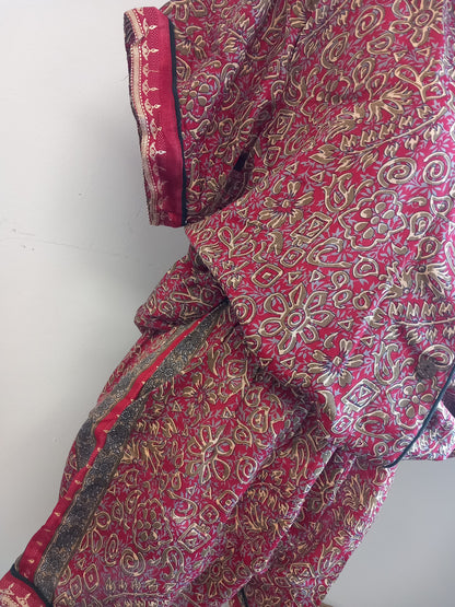 Pijamas India con preciosos estampados.Manga y pantalón corto.Talla única con bolsa a juego,28.99€,envío gratis.Modelo Jaipur rojo.