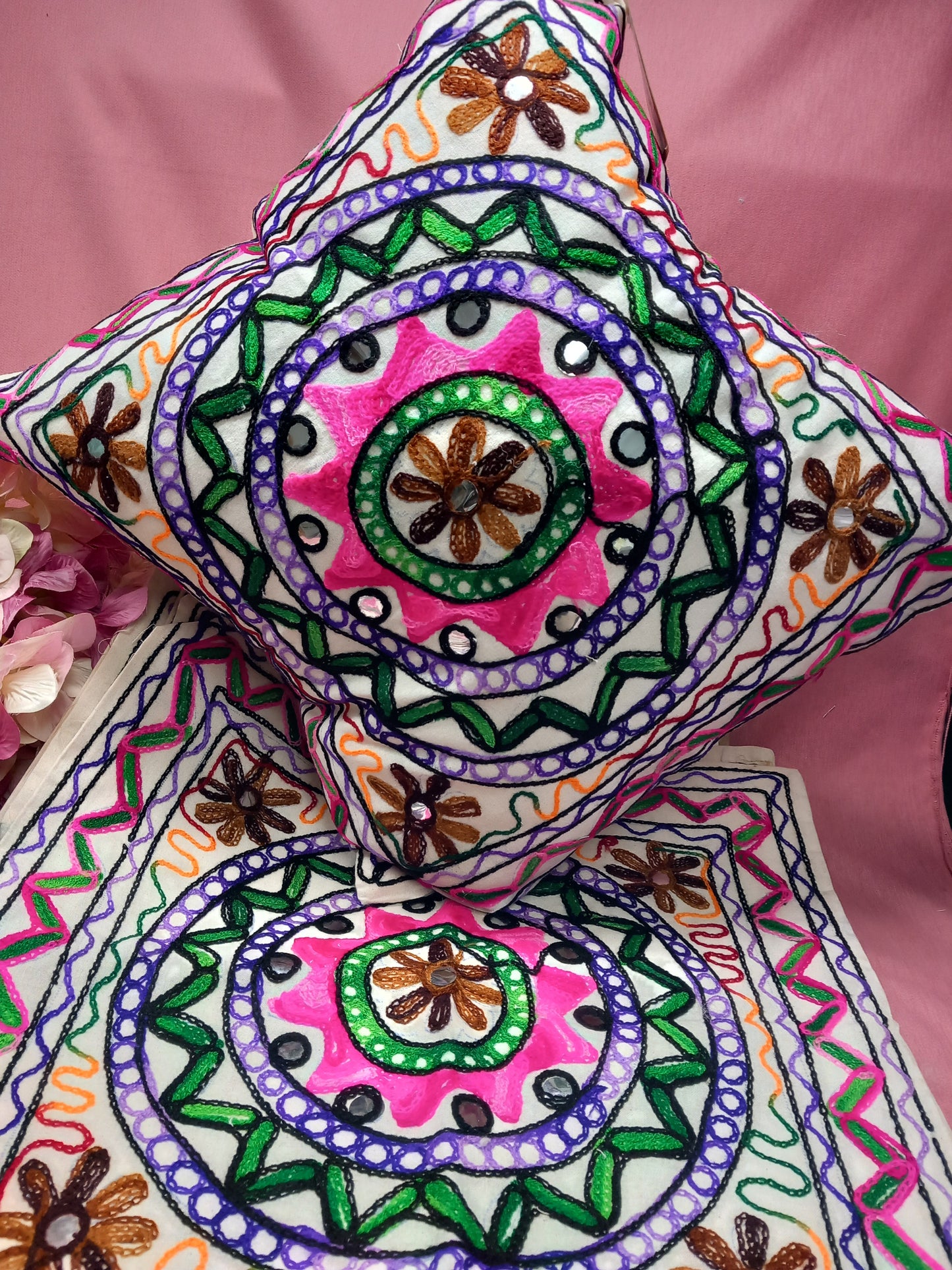 Fundas de cojín modelo mandala rosa.Precio sin competencia. Envío Gratis.
