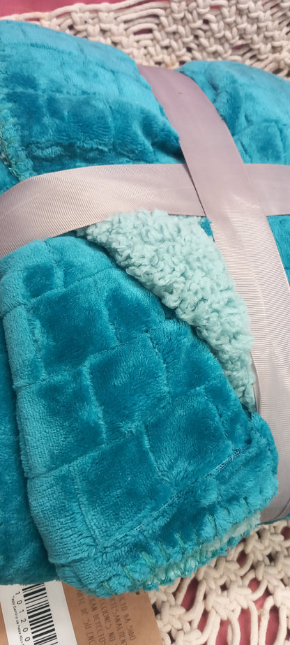 MANTA PLAID SHERPA BORREGUITO EFECTO ACOLCHADA TERCIOPELO Y SHERPA.ENVÍO GRATIS SIN PEDIDO MÍNIMO.