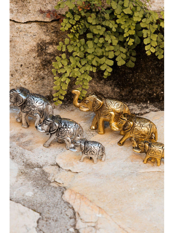 SET&nbsp; 3 ELEFANTES METAL DORADO O PLATEADO. -Un conjunto decorativo que irradia elegancia y simbolismo